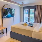 Luxury Naoum - Adults Only *