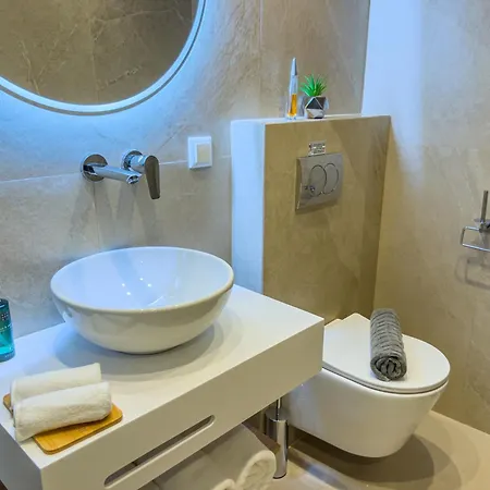 Luxury Naoum - Adults Only *