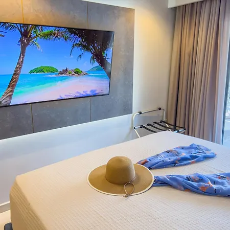 Luxury Naoum - Adults Only يميناريا