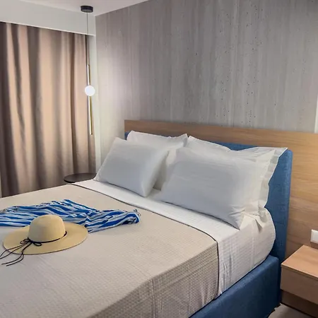 Luxury Naoum - Adults Only Apartment