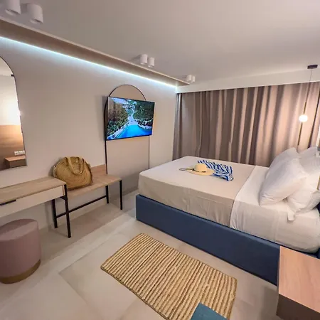 Luxury Naoum - Adults Only Apartment *