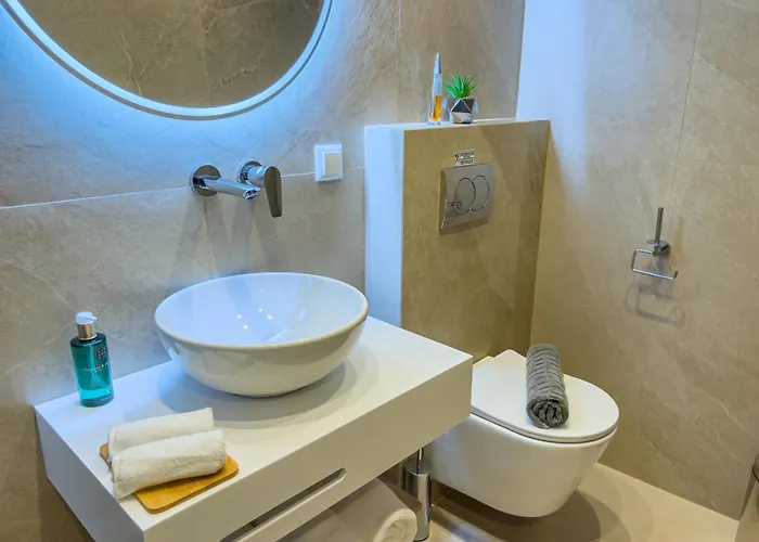 Luxury Naoum - Adults Only *