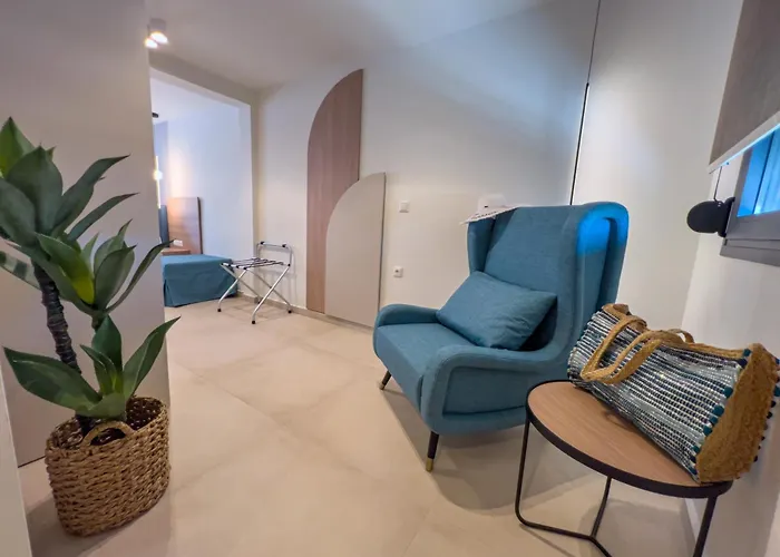 Luxury Naoum - Adults Only *