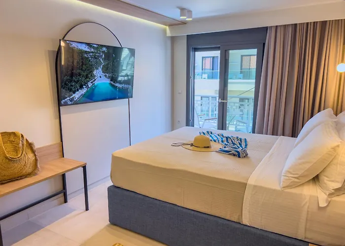 Luxury Naoum - Adults Only *